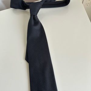 Barney’s New York Charles Hill Navy/Ivory Horizontal Stripe Silk England Tie
